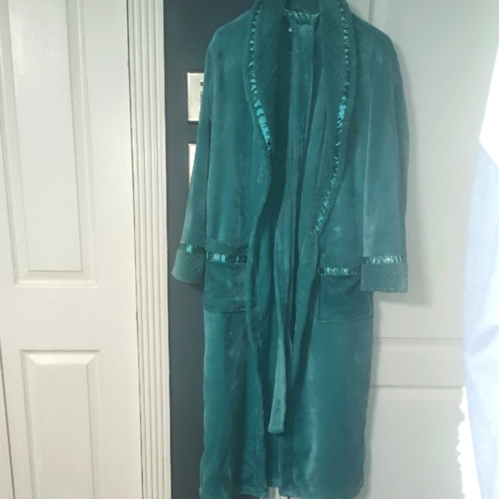 Elegant Teal Women's Robe